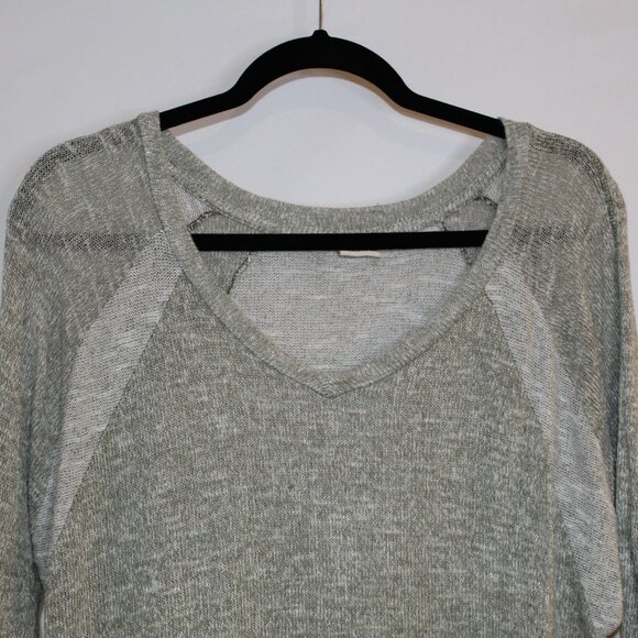Mudd Marled Knit V-Neck Lightweight Varsity curved hem greenish-gray top M - Picture 2 of 8